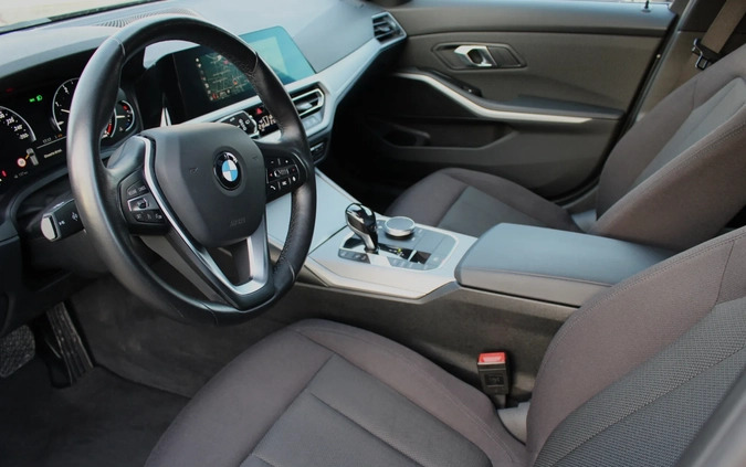 BMW Seria 3 cena 78400 przebieg: 122185, rok produkcji 2020 z Świdnica małe 781